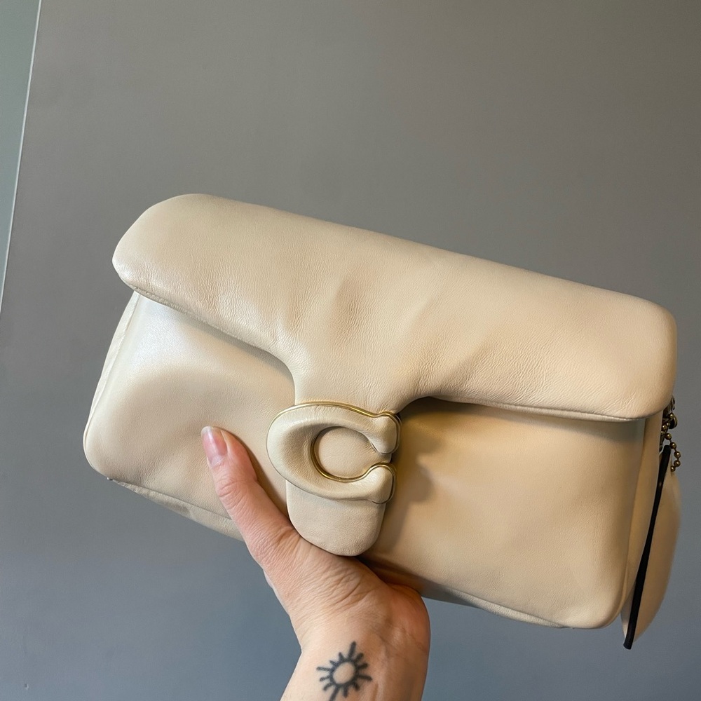 ❌ SOLD Coach Pillow Tabby 26 ❌